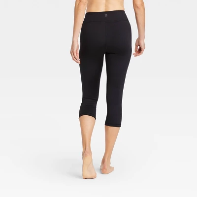 Women's Simplicity Mid-Rise Capri Leggings 20" - All In Motion™ 3 Women's Simplicity Mid-Rise Capri Leggings 20" - All In Motion™