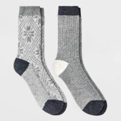 Women's 2pk Midweight Wool Blend Fair Isle Diamond Snowflake Crew Socks - All In Motion™ 4-10 -All In Motion GUEST a8fa49a8 080a 4063 8241 45e871c2141e