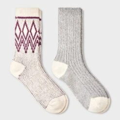 Women's 2pk Lightweight Super Soft Fair Isle Diamond Crew Socks - All In Motion™ 4-10 -All In Motion GUEST b2a693e2 5f96 4b11 98db 52c6542a4ea2